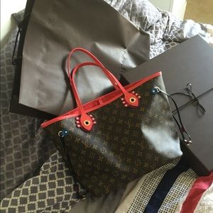Louis Vuitton tote limited edition!